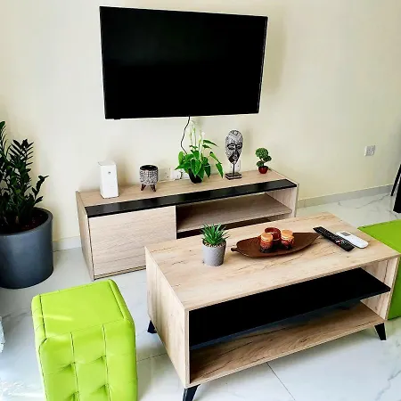 2 Bedroom Cozy Near Tourist Area, 200m From Sea Apartment