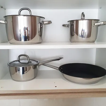 דירה 2 Bedroom Cozy Near Tourist Area, 200m From Sea פאפוס