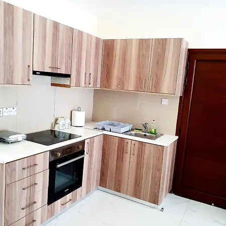 2 Bedroom Cozy Near Tourist Area, 200m From Sea *