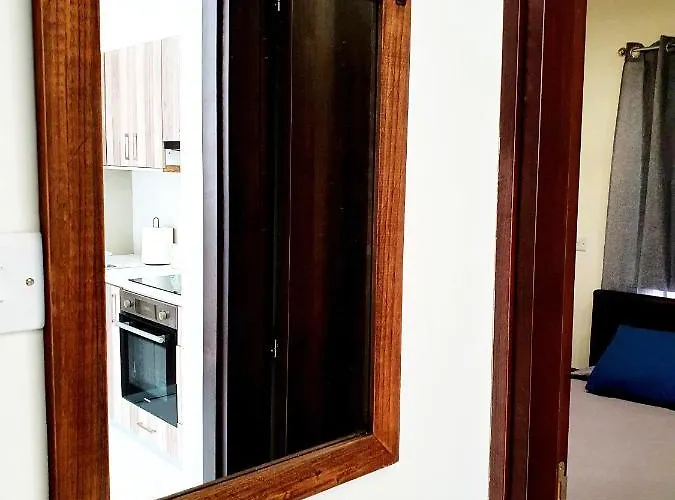 2 Bedroom Cozy Near Tourist Area, 200m From Sea