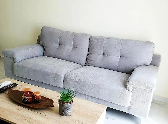 2 Bedroom Cozy Near Tourist Area, 200m From Sea Paphos