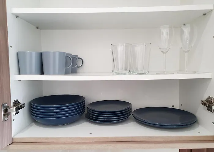 2 Bedroom Cozy Near Tourist Area, 200m From Sea Paphos