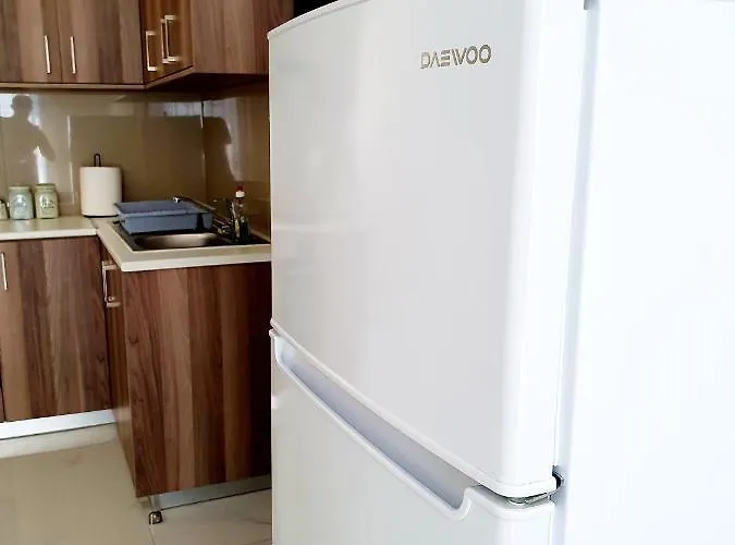 Apartmán 2 Bedroom Cozy Near Tourist Area, 200m From Sea